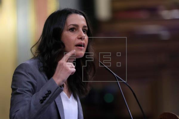  La líder de Cs, Inés Arrimadas, ha urgido a una tregua política porque «la tercera ola del virus ya ha entrado» y ha ped…