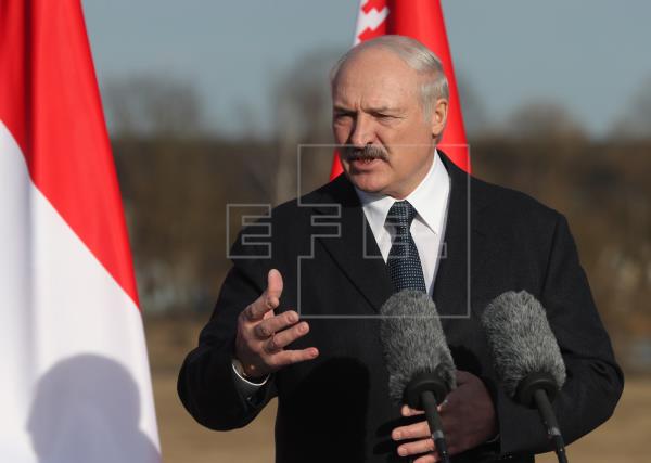  #ÚLTIMAHORA | El presidente de Bielorrusia, Alexandr Lukashenko, prometió que la nueva Constitución bielorrusa, demandad…