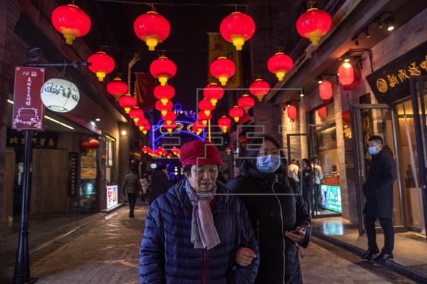  La Comisión Nacional de Sanidad de China anunció hoy, en el primer día del Año del Buey, la detección de 12 nuevos conta…