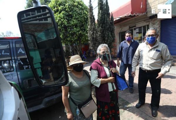  CRÓNICA | Un bus mexicano con destino a la inmunización. #coronavirus 

Por Eduard Ribas i Admetlla (@eduribbas) 
 …