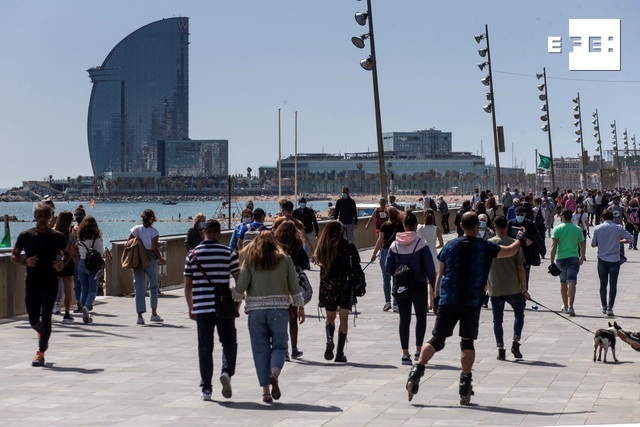  Cataluña pisa el acelerador de vacunas para ancianos y el grupo de 60-65 años.
#coronavirus 

 …