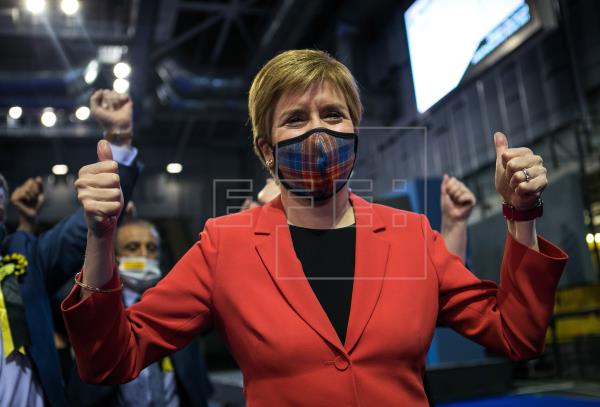  #ÚLTIMAHORA | Sturgeon proclama su victoria en Escocia y buscará un nuevo referéndum

…