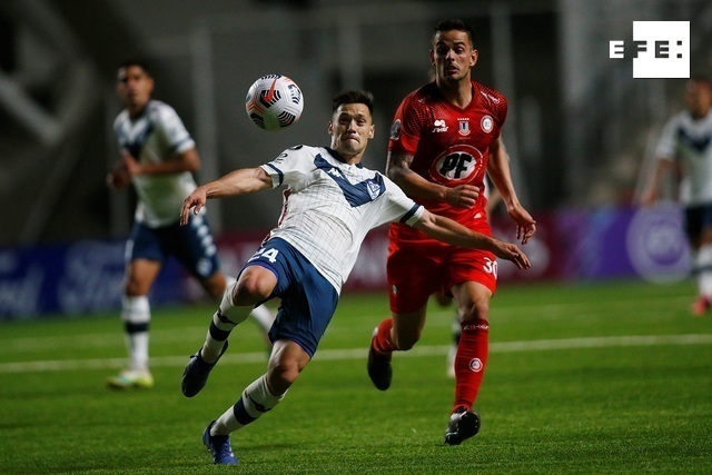  CRÓNICA | 0-2. Vélez Sarsfield logra victoria clave en Chile y hunde a Unión La Calera #Libertadores 

Fotos: Esteban Ga…