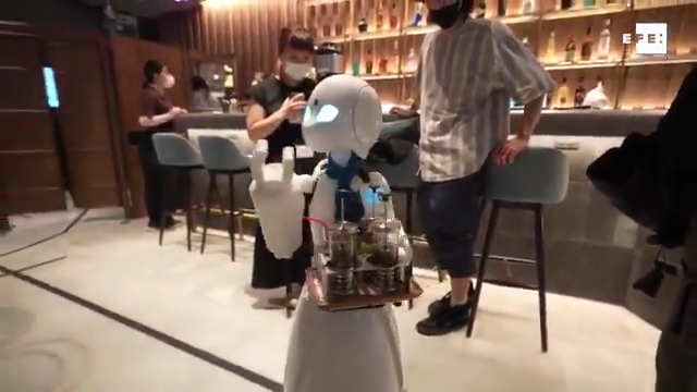  #EFETV | Robots para sacar del ostracismo laboral a personas con movilidad reducida …