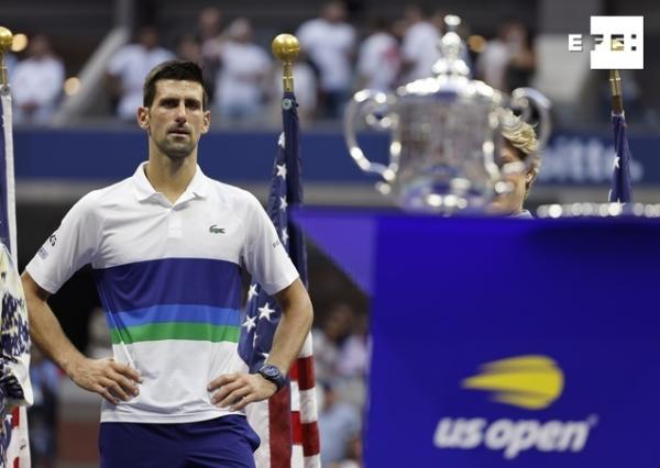  Djokovic se topa con un muro y se queda a las puertas de hacer historia. #USOpen  …