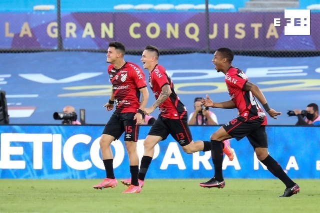  #URGENTE | Nikao sirve con golazo al Paranaense su segundo título en Copa Sudamericana. …
