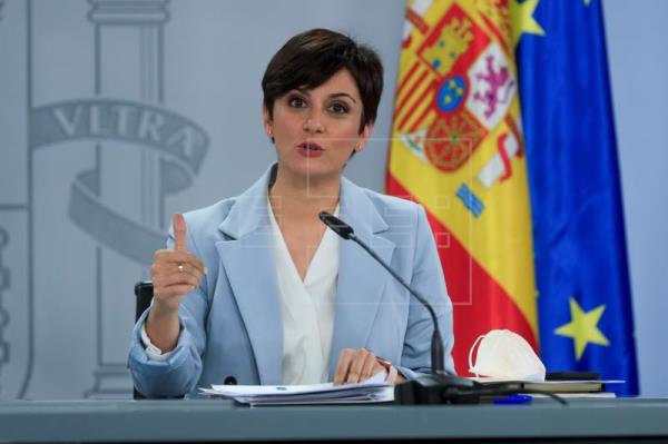  La portavoz del Gobierno, Isabel Rodríguez, dice que si Pablo Casado quiere hablar con Pedro Sánchez sobre la crisis de …