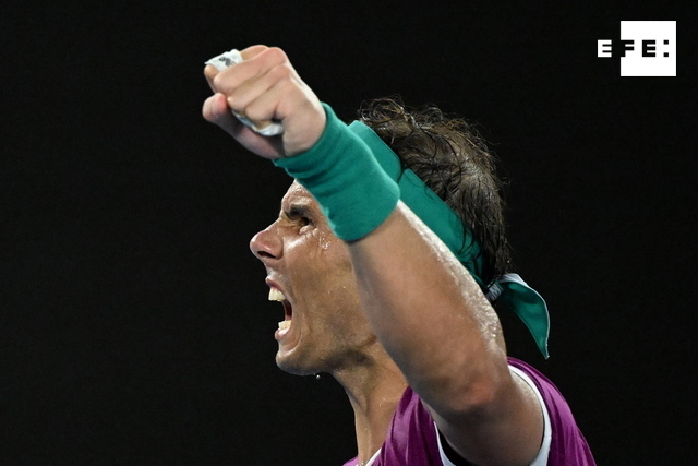  #EFEURGENTE | Nadal gana en Australia y conquista su vigésimo primer Grand Slam. #AusOpen …