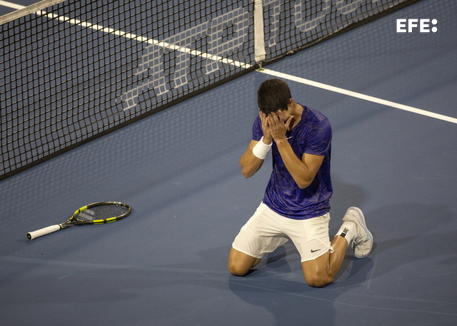  #ÚLTIMAHORA | Alcaraz vence a Kecmanovic y jugará las semifinales de Miami contra Hurkacz. …