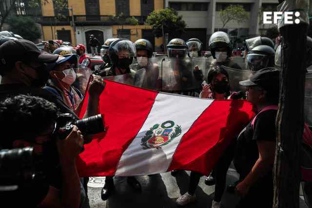  #ÚLTIMAHORA | Castillo suspende el toque de queda en Lima siete horas antes de lo previsto. …