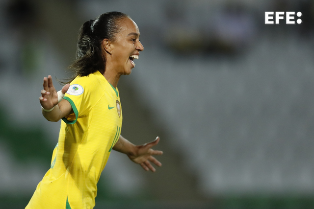  4-0: Brasil golea a Argentina en la Copa América Femenina con doblete de Adriana incluido. 

Ernesto Guzmán Jr.
 …