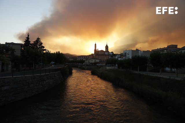  El presidente de Aragón, Javier Lambán: La situación en incendio de Ateca (Zaragoza) es grave y muy preocupante. 

Javie…