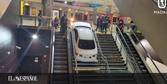  #LoMásLeído | Roba un coche y acaba encajado en las escaleras del intercambiador de Plaza Elíptica (Madrid) …