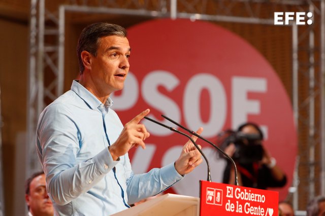  Sánchez: El PP quedó «aislado y retratado» con el impuesto a las energéticas.

 …