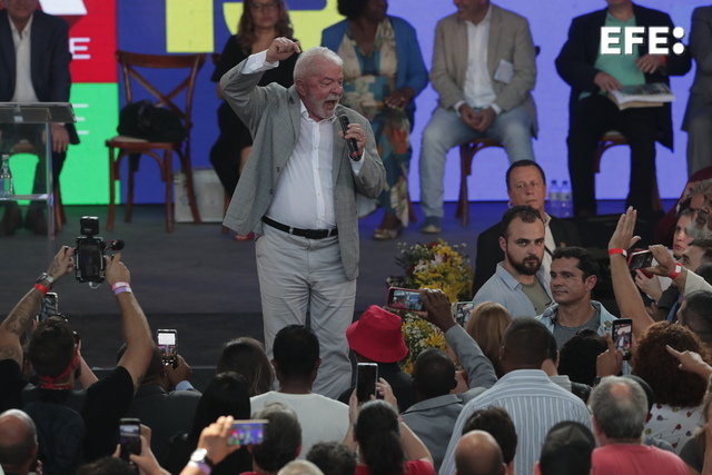  El expresidente Luiz Inácio Lula da Silva, favorito para las elecciones brasileñas de octubre, se reúne con pastores en …