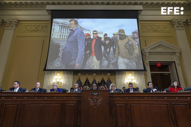  #ÚLTIMAHORA | El comité legislativo aprueba citar a Trump a declarar por el asalto al Capitolio. …