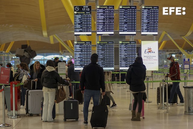  La oferta de asientos en vuelos a España recupera un 98 % del volumen precovid. …