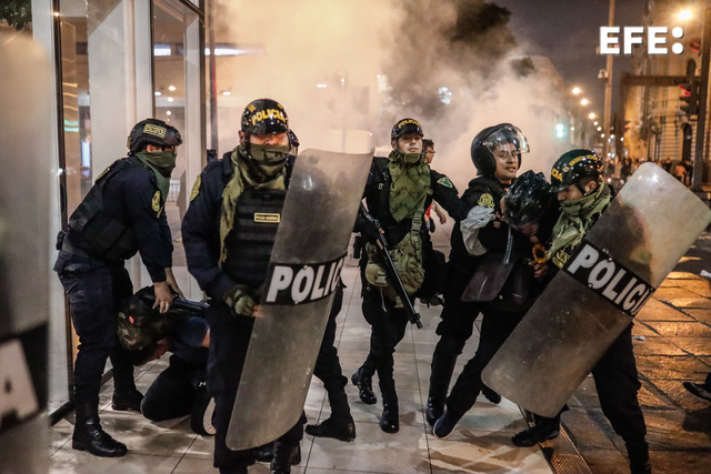  #ÚLTIMAHORA | Suben a nueve los fallecidos en el primer día del estado de emergencia en Perú. …