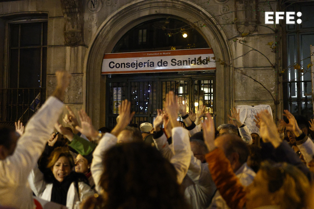  #ÚLTIMAHORA | Termina el encierro del comité de huelga de médicos de Atención Primaria de Madrid. …