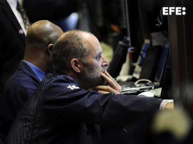  #ÚLTIMAHORA | Wall Street cierra la última sesión del año en rojo y el Dow Jones baja un 0,22% …