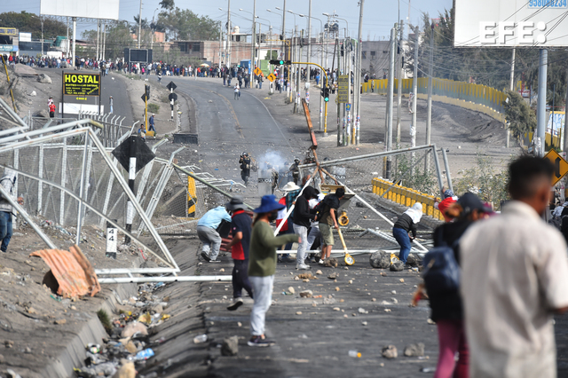  #ÚLTIMAHORA | Cuatro ciudadanos haitianos mueren en el municipio peruano de Desaguadero, frontera con Bolivia, como cons…