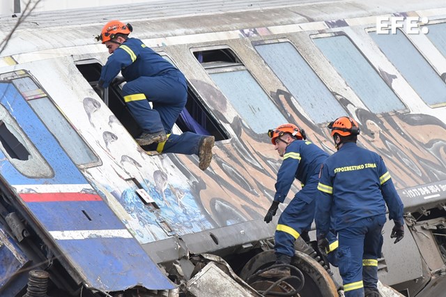  Testifica el jefe de estación acusado del choque de dos trenes en Grecia que deja 47 muertos.

 …