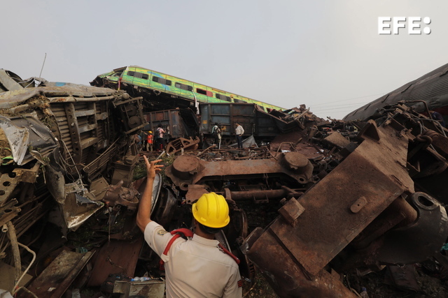  #ÚLTIMAHORA | Al menos 207 muertos y 900 heridos en el choque entre trenes en el este de India. …