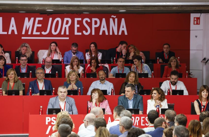  El Comité Federal del PSOE ratifica “a mano alzada y por unanimidad” las listas electorales del 23J, a pesar de los enfa…