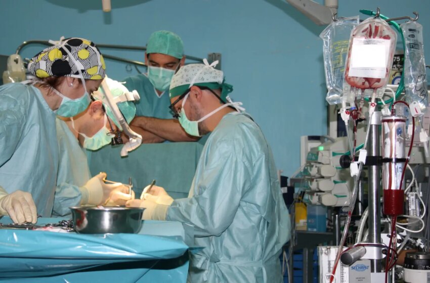  Moreno promete reducir las listas de espera quirúrgicas un 17% antes de que termine el año con 9.000 intervenciones más