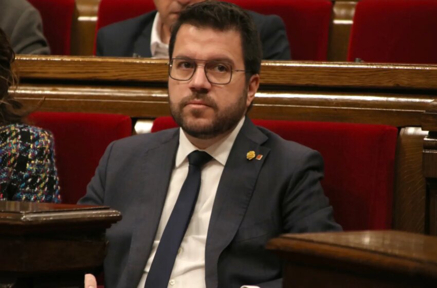  Pere Aragonès asegura en el Parlament que defenderá la independencia de Cataluña «ante Pedro Sánchez y delante de todo el mundo»