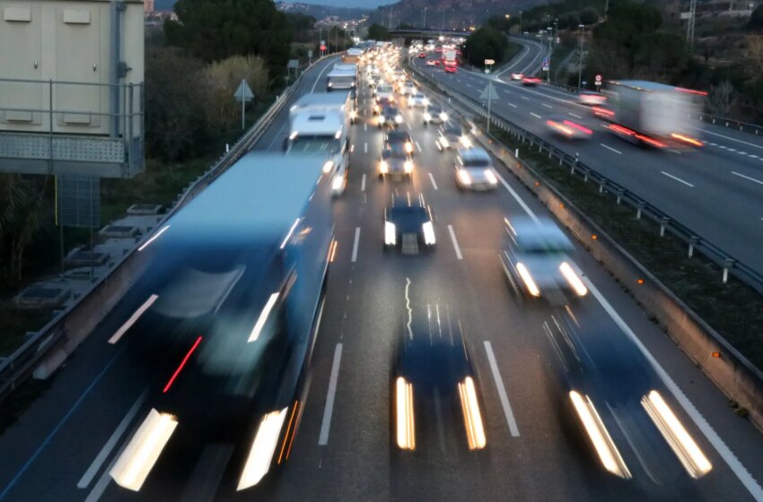  Salen de Barcelona un 17% más de coches que en el puente de diciembre del año pasado