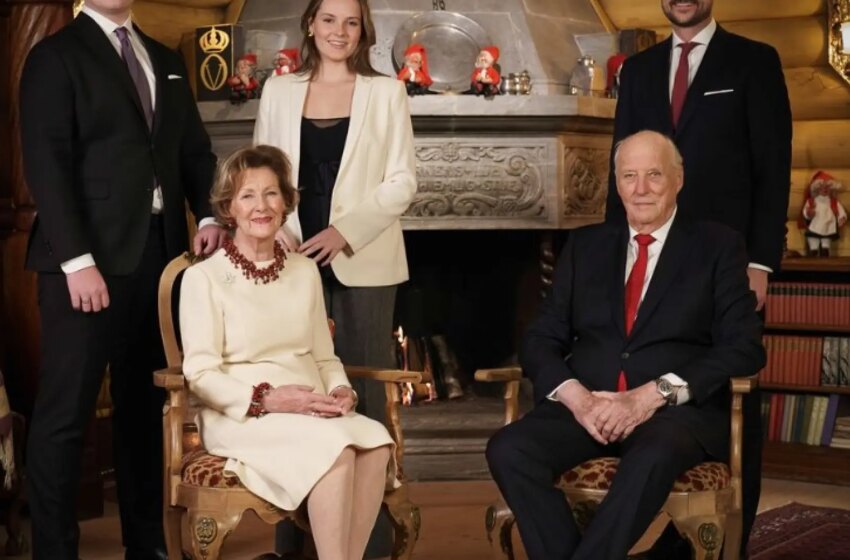  Mette Marit, otra vez con covid, no aparece en la felicitación navideña de la familia real noruega