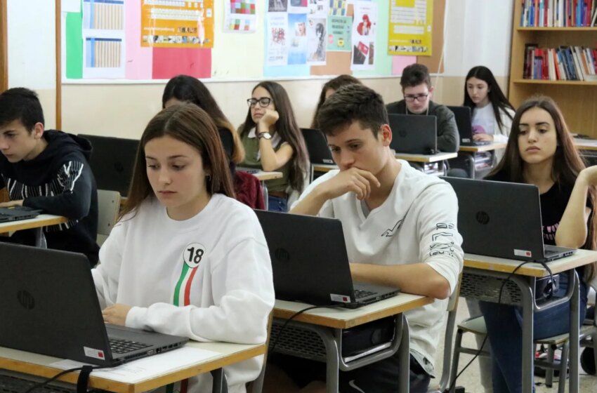  Los alumnos catalanes empeoran y se sitúan a la cola de España en matemáticas, comprensión lectora y ciencia