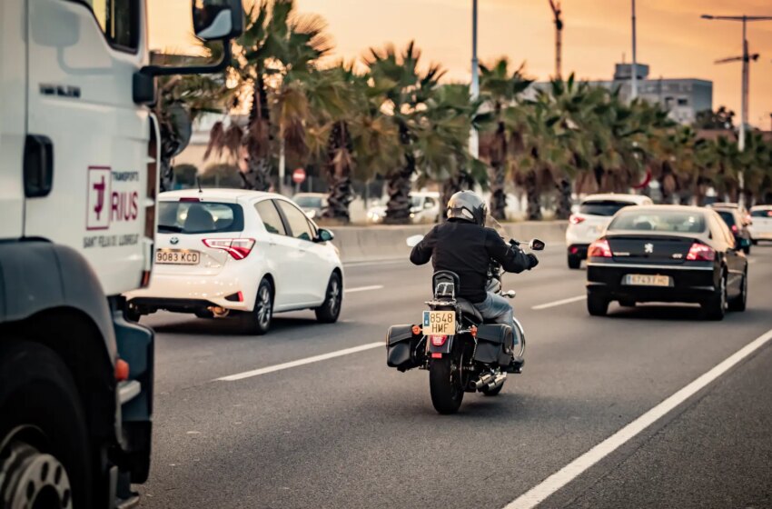  Las motos están involucradas en tres de cada diez accidentes con muertes en Cataluña pese a que representan el 2,3% de la movilidad