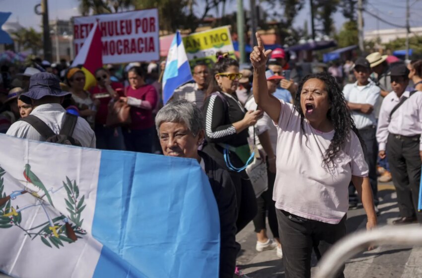  El congreso guatemalteco retrasa durante horas la investidura del presidente electo
