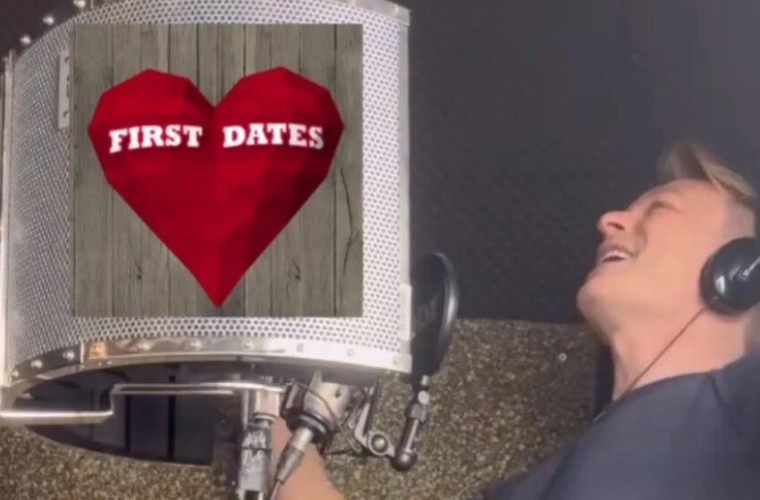  Richard Pena, la voz en ‘off’ de ‘First Dates’, desvela una encuesta sobre las maneras de demostrar el amor a la pareja