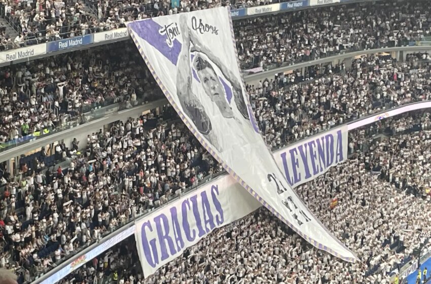  El Bernabéu despide a Kroos con un impresionante tifo y el pasillo de Real Madrid y Betis