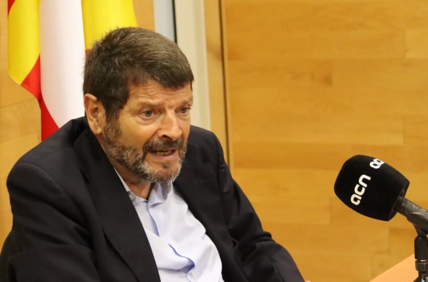  Barcelona defiende «eliminar» de Ciutat Vella las actividades que «no aportan nada» como vender carcasas de móvil