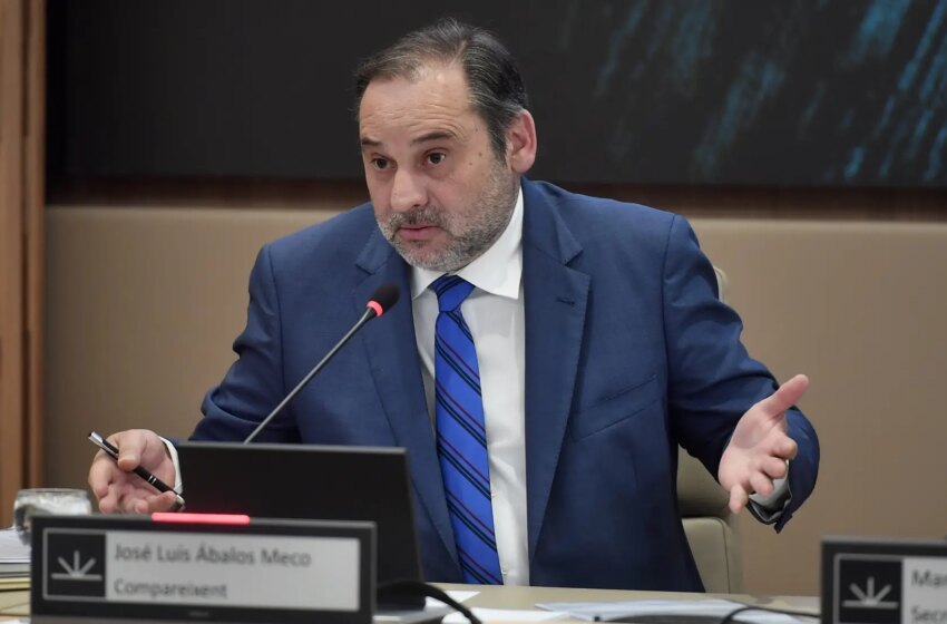  La UCO acude al Ministerio de Transportes y se lleva el informe de auditoría que señala al exministro Ábalos