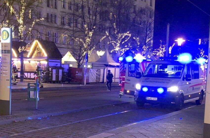  un coche embiste a una multitud en un mercado de Navidad de Magdeburgo