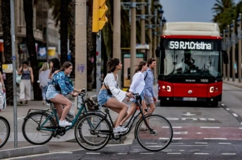  Barcelona mantiene el número de licencias de bicis de uso compartido, pero les exige más garantías de un estacionamiento correcto