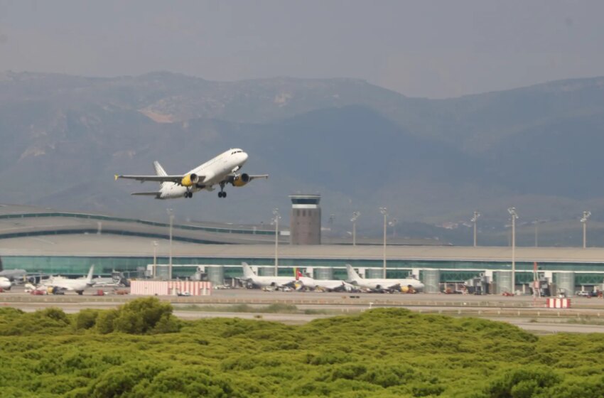  Detenido un pasajero en el Aeropuerto de El Prat por agredir sexualmente a una tripulante durante un vuelo