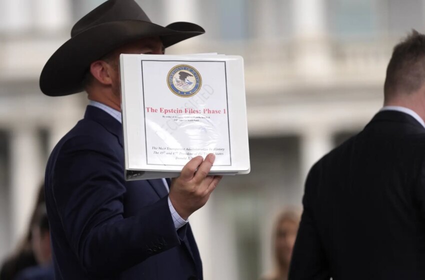  comentaristas estadounidenses se hacen con los documentos