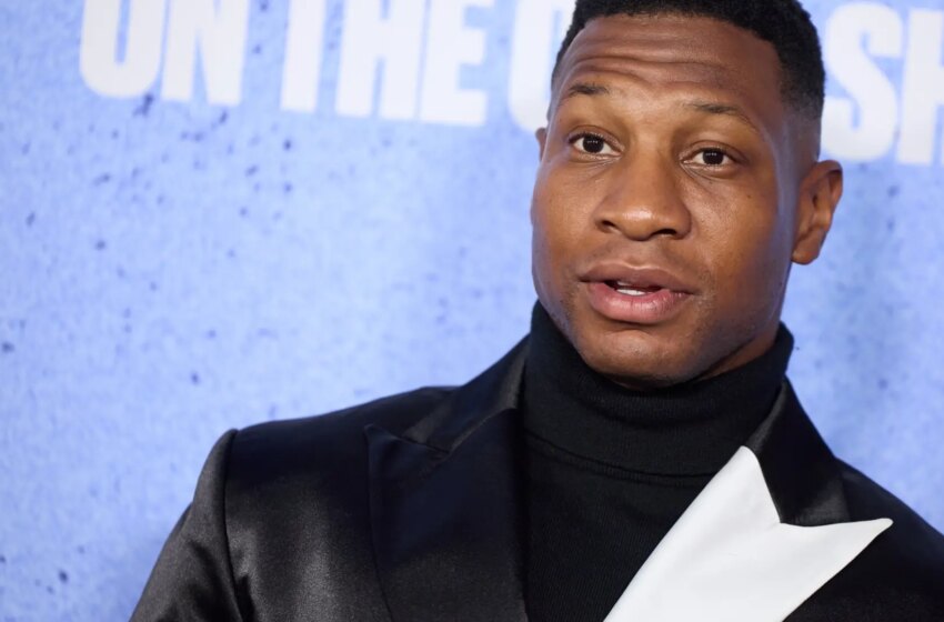 Filtran una conversación de Jonathan Majors con su exnovia en la que confiesa haberla estrangulado