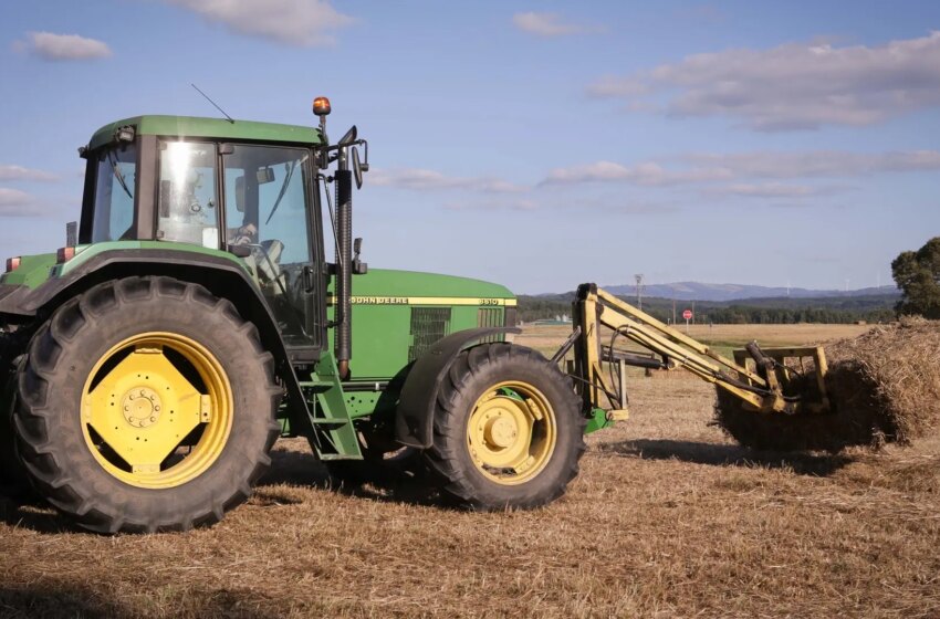  Herido en una pierna un niño de tres años tras pasarle por encima una rueda de un tractor en A Coruña
