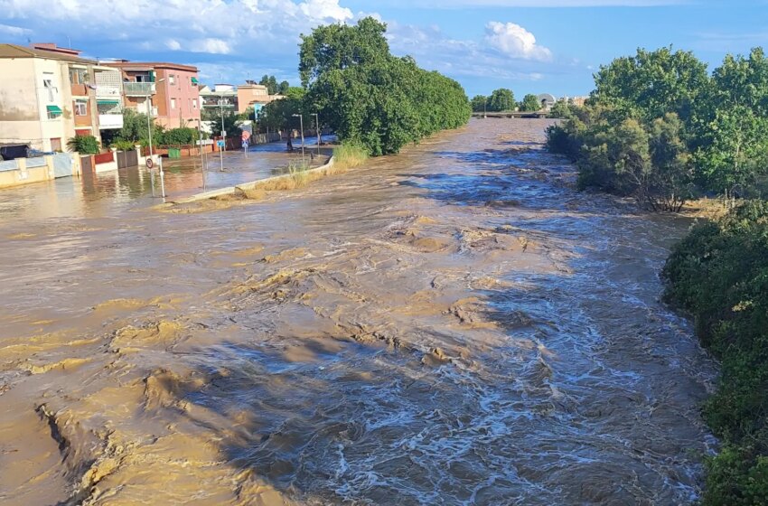  Buscan a dos personas que pueden haber sido arrastradas por el río Foix por las lluvias torrenciales en Cataluña