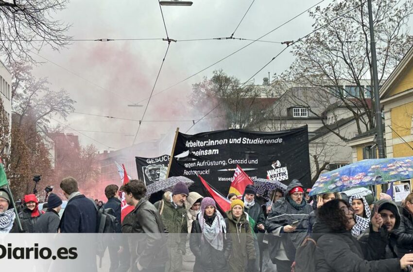  Varias manifestaciones contra el rearme protestan en Múnich ante la gran cumbre internacional de la seguridad y defensa