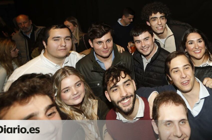  Azcón echa mano del agitador Vito Quiles para captar voto de extrema derecha: de cañas con simpatizantes del PP